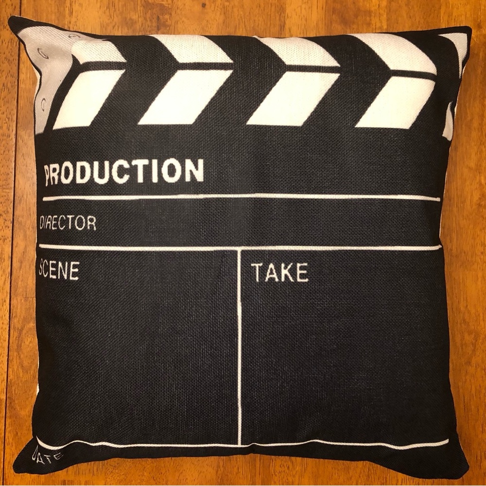 4 Pillows; Inserts Included; Decorative; Retro Movie Themed; Linen Blend; Zip - Picture 7 of 9